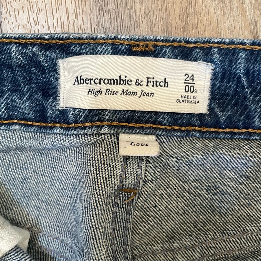 Abercrombie High Rise Mom Jeans - Picture 2 of 3